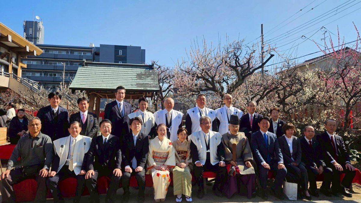 kansukeohtani's tweet photo. なにわ熊野神社「梅まつり」！青山繁晴代議士も神事にご参加いただきました。天候にも恵まれ例年以上に賑わっています⛩️

#青山繁晴
#大谷かんすけ
#尼崎市
#難波熊野神社
#梅まつり https://t.co/IseLxluVTO