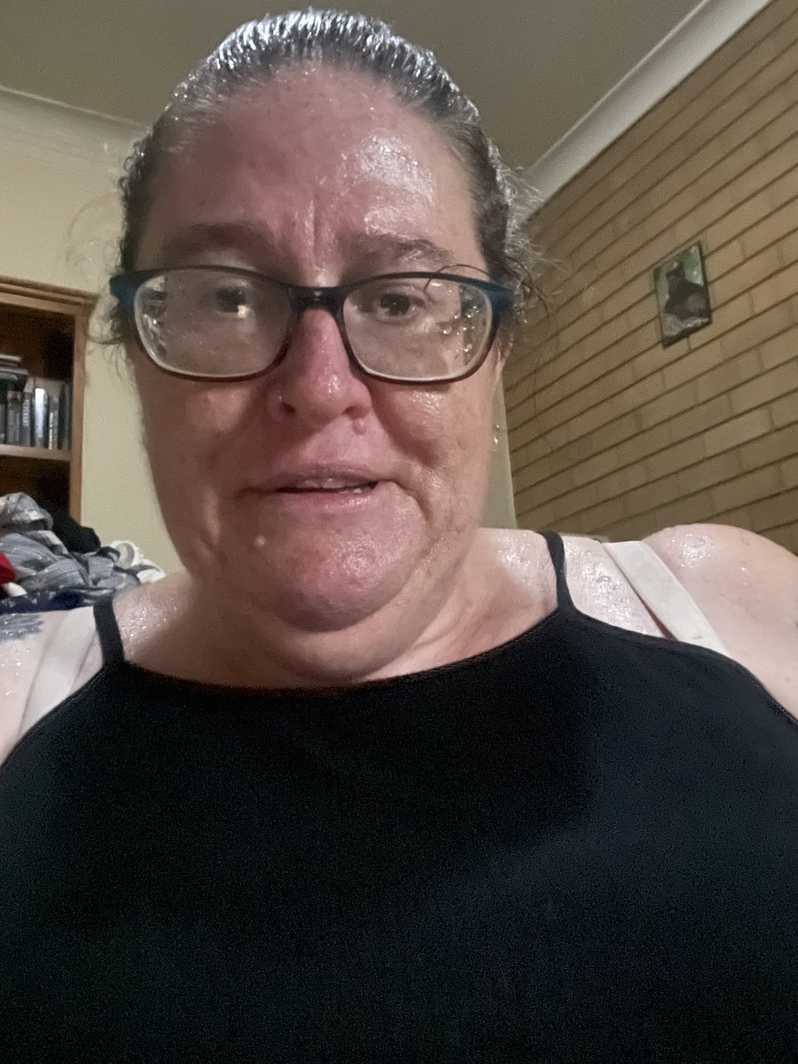 nellyGrumps tweet media