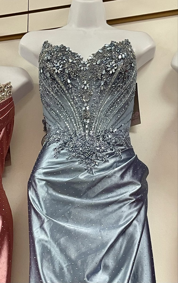 partycloz's tweet photo. Example of our #promdresses #prom #dresses. https://t.co/qawpSiAFAm