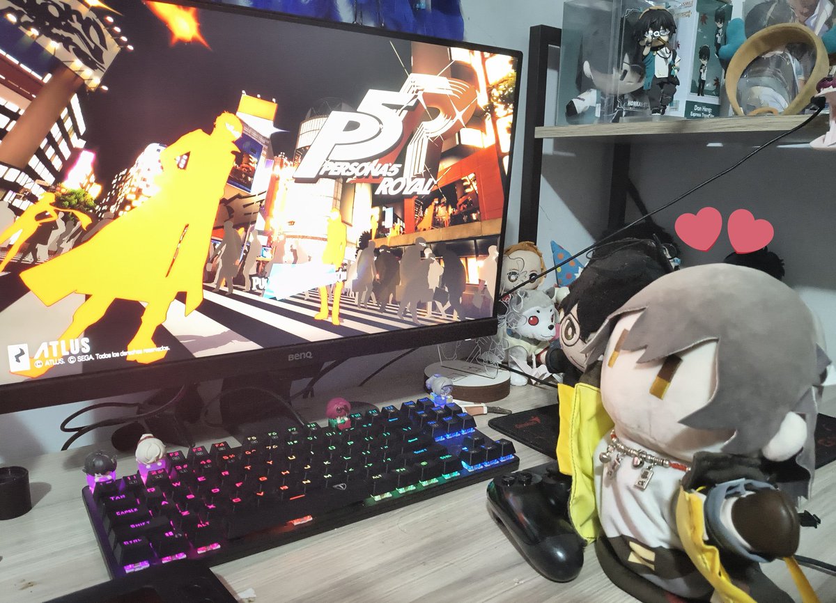 Let's play this game.... for the 5th time(?) jsjsjajsha Caelus and Ren/Akira look cute watching the screen ♡