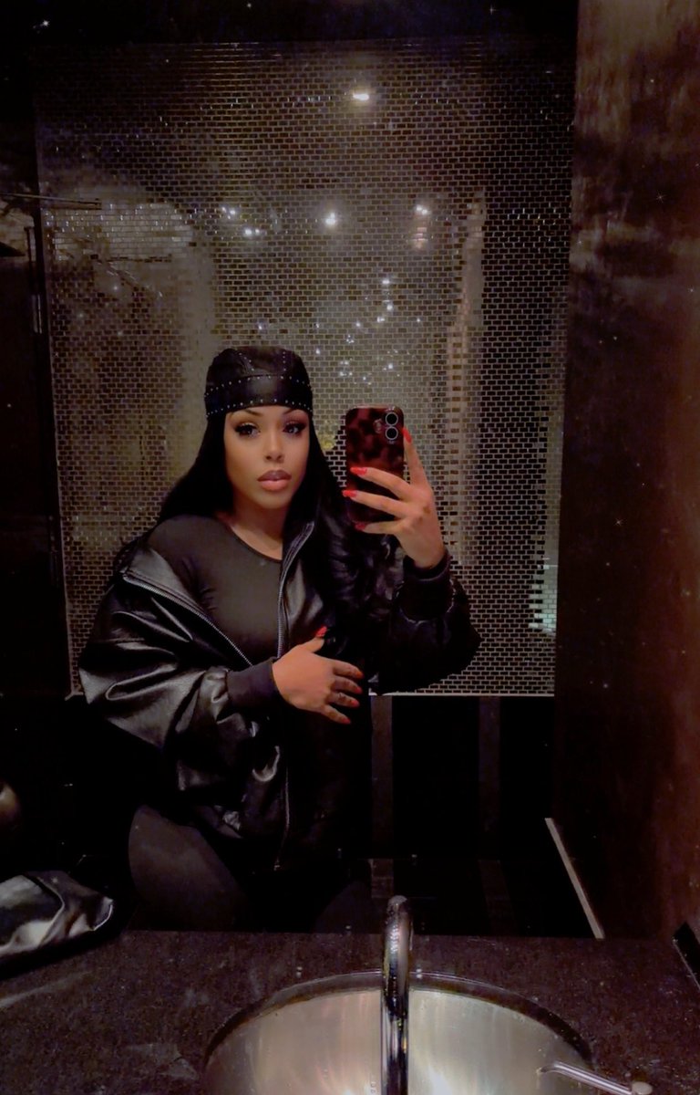 This life looks good on me🤏🏽