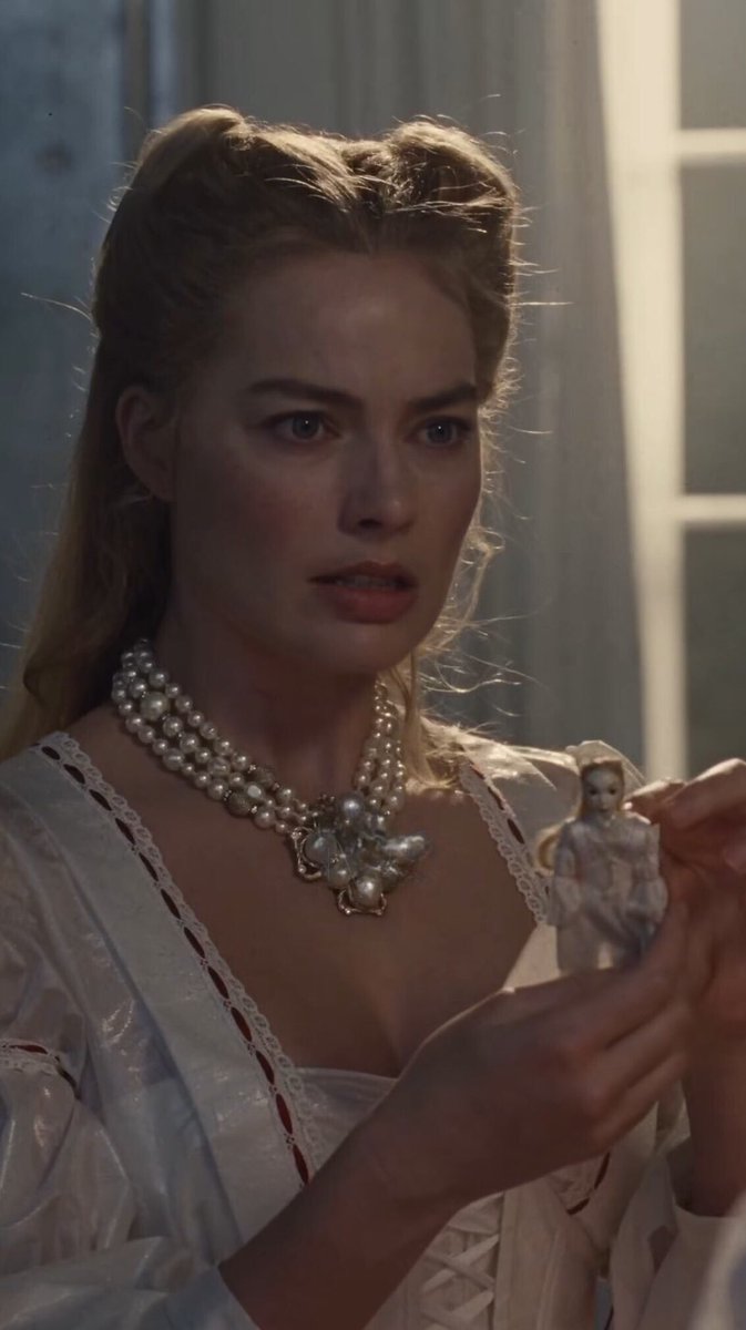 ainadelamb's tweet photo. La Película🎥Cumbres Borrascosas ellos se Conocen desde Niños y se gustan pero de Adultos Catherine decide Casarse con un hombre que le da lujos mientras Heathcliff sigue viéndola a Escondidas se traicionan Mutuamente el se casa con su hijastra para darle celos un Drama Total💘★ https://t.co/q28JRFmFx4