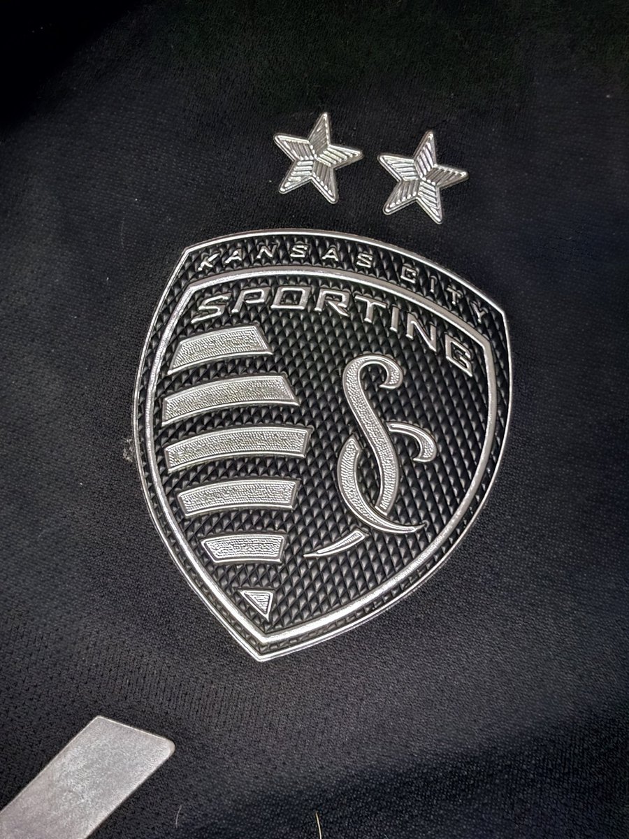 KCROVERT tweet media