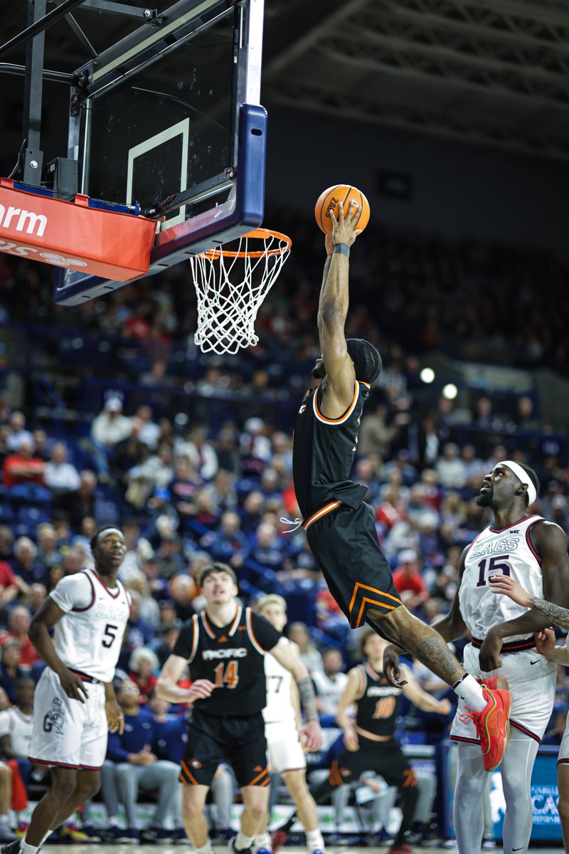 PacificMensBB's tweet photo. Tigers fall 71-62 at No. 11 Gonzaga despite a good fight. 

J. Rochelin registered a double-double with 12 pts, 14 rebs

#PacificProud https://t.co/EbZ79EKqnh