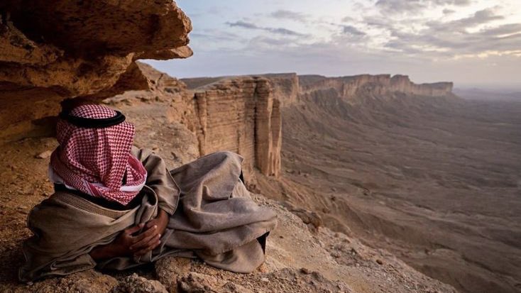 محمد السكران يوم طغى شوقه قال:

« لا يدري اني نشدت وجبت له طاري/ 
ولا يدري اني ذكرت اسمه وخصيته »

- وفي الختام :
« حتى لو انه نساني ما علي منه 
انا لو انسى اخواني ، ماتناسيته »