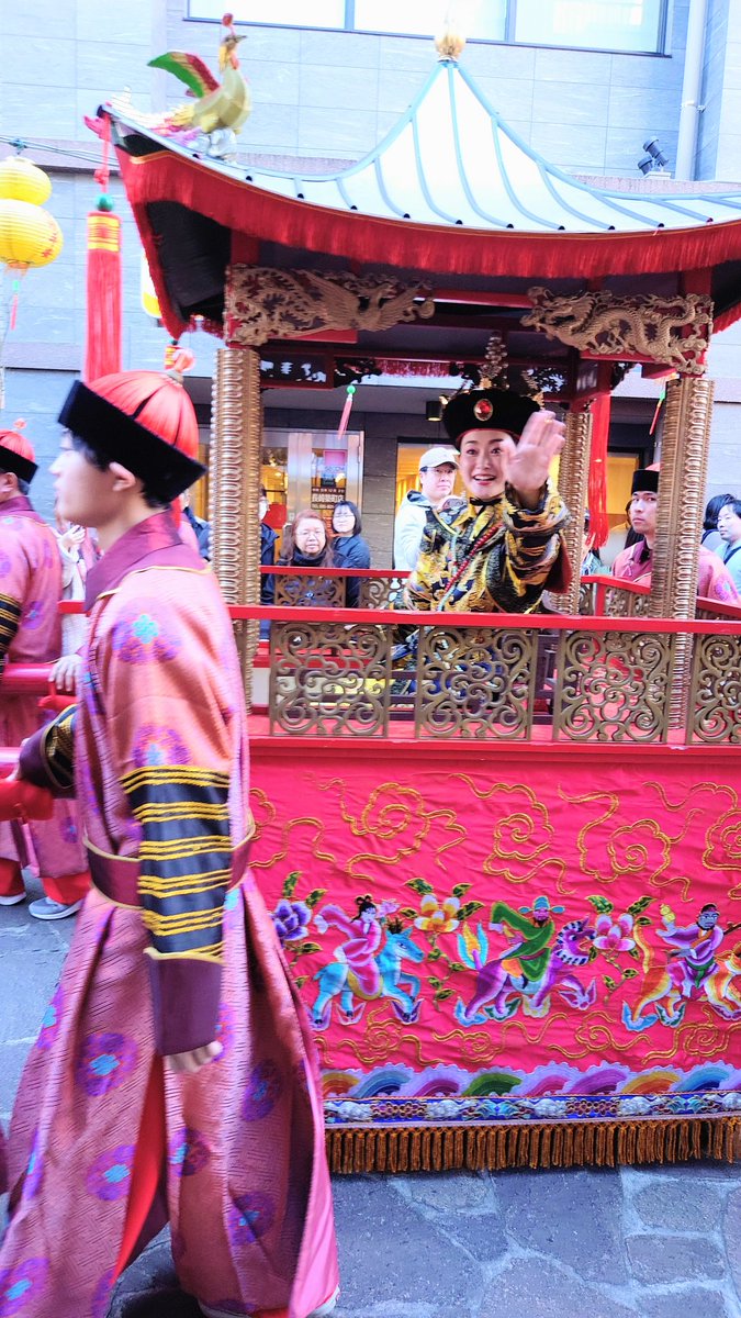 takashi8947's tweet image. 今年もなんとか行けました😅
皇帝パレードもしっかり見届けました🤗

#長崎ランタンフェスティバル 
#閲覧注意 #皇帝パレード #安部ナナミ