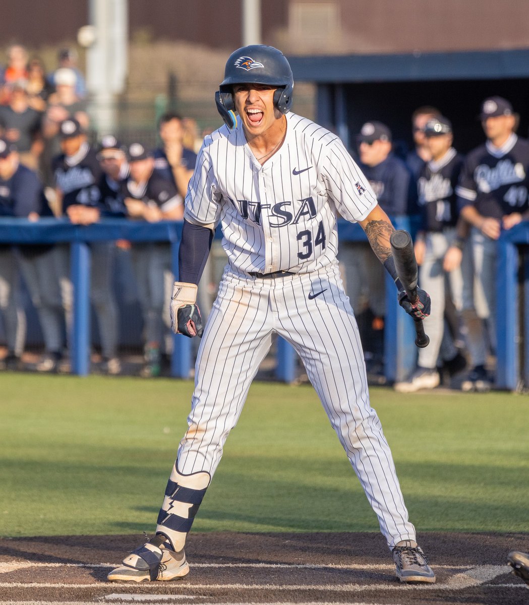 rylanphotog's tweet image. Final: UTSA 10, Dallas Baptist 8 

#UTSA BASEBALL SECURES THE SERIES WIN AND IS 6-0 FOR THE FIRST TIME IN PROGRAM HISTORY.