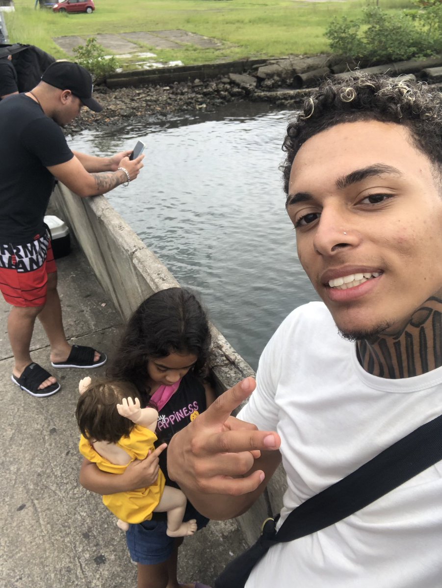 Rick_lucena7's tweet photo. banho de mar renova os caminhos filho https://t.co/00gCEE1nOU