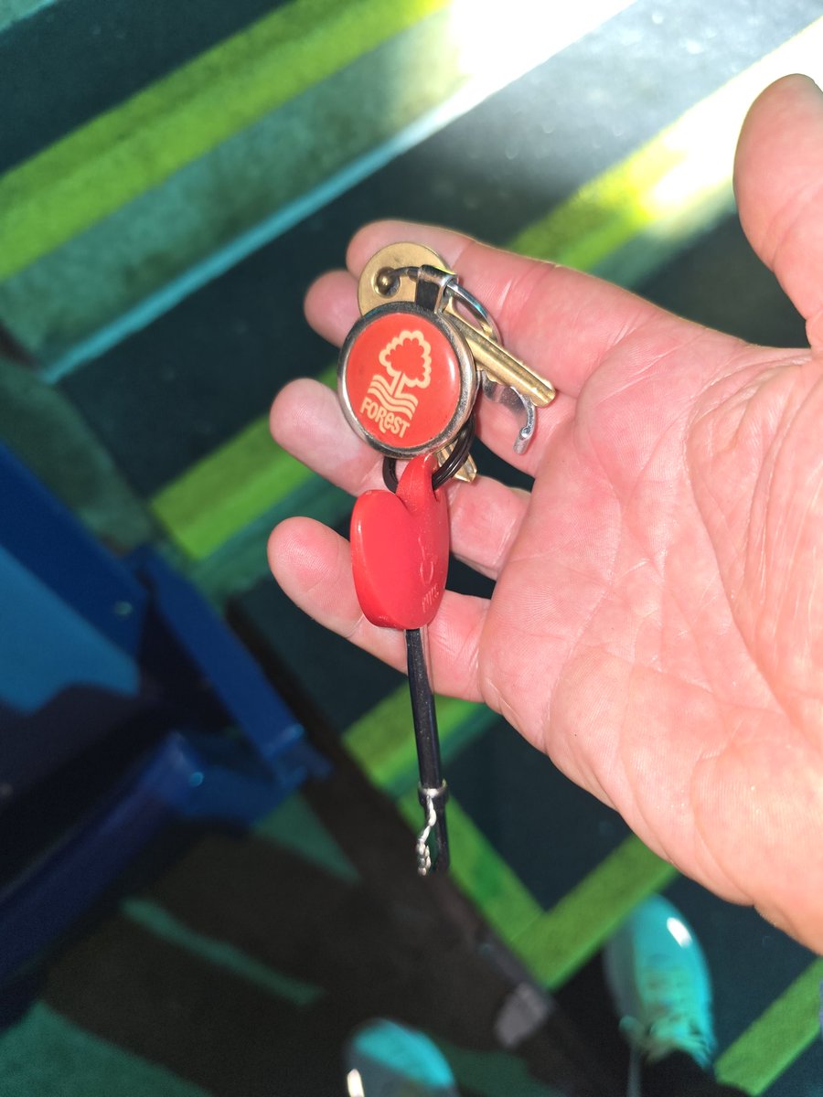 Keys found door 15/16 @ #WoodWarrington2 home who lost them gets them back. Handed to security woman at that door! #motorpointarena