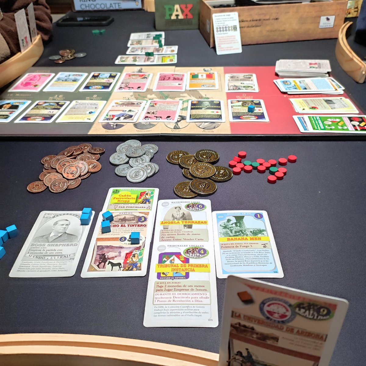 lotax6's tweet photo. Noche de juegos, PAX porfiriana y King chocolate https://t.co/naQwG1Ygw2