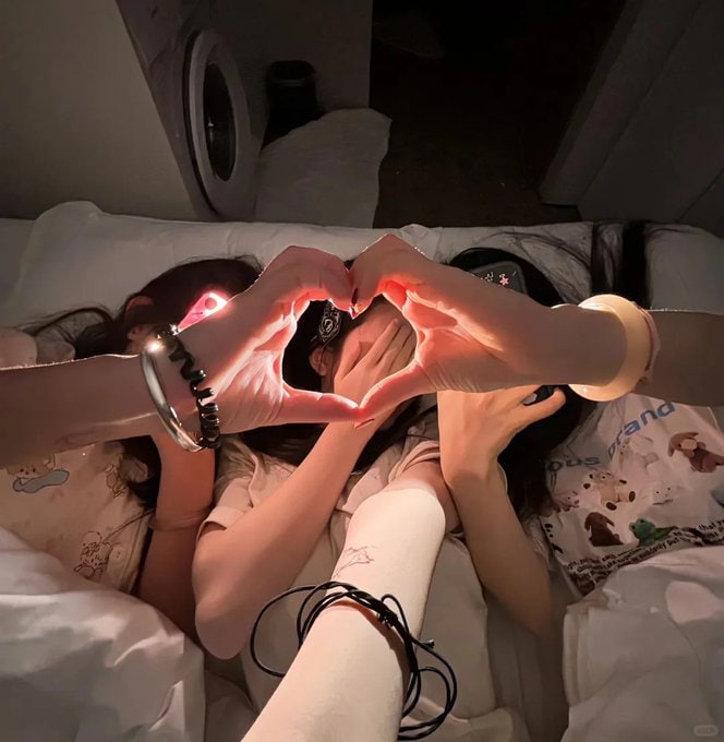 Today a peaceful sleep with friends joy, laughter, and dreams await to unfold. But she won't let me rest lol 😂📷