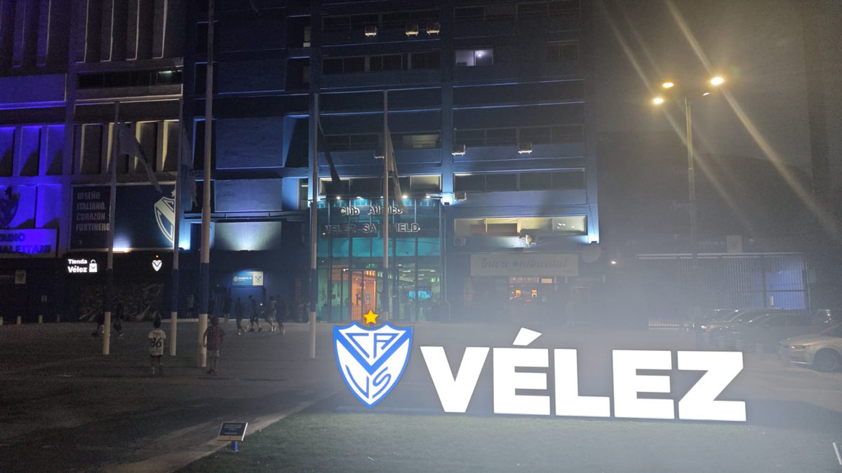 elshowdevelez's tweet photo. Nuestra casa, más brillante que nunca ✨🏟️💙 https://t.co/8uAktEWqWt