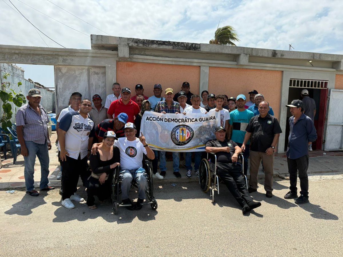 Hoy 21 de Febrero compartimos un interesante y productivo conversatorio en el Municipio Guajira donde nace Venezuela buena participación de los compañeros al finalizar juramentamos el nuevo Secretario de Organización <a href="/ADemocratica/">Acción Democrática</a> <a href="/ADOrganizacion_/">AD Organización Nacional</a> <a href="/hramosallup/">Henry Ramos Allup</a> <a href="/PieroMaroun/">Piero Maroun</a>