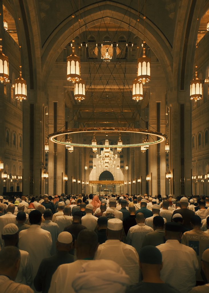 btol50's tweet photo. "جئنا ببابك مذنبين فارحم ضعفنا يالله" https://t.co/igwt352chb