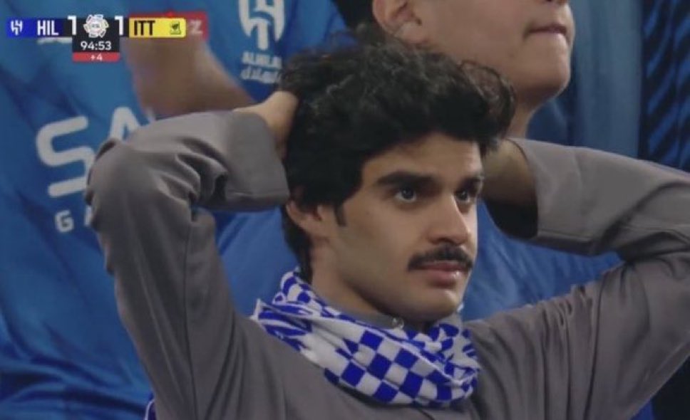اذا ماطلع لك بالشاشه زعلان كذا سيبيه فعلا اختر مشهورك بعنايه
