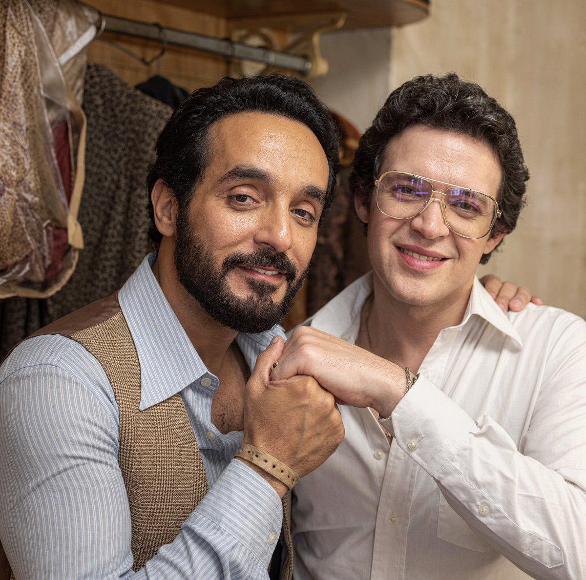 amor2798's tweet photo. @rauwalejandro Ya están juntos otra vez. Willie Colón y Héctor Lavoe. 😔💔 https://t.co/dgi4EmbcXu