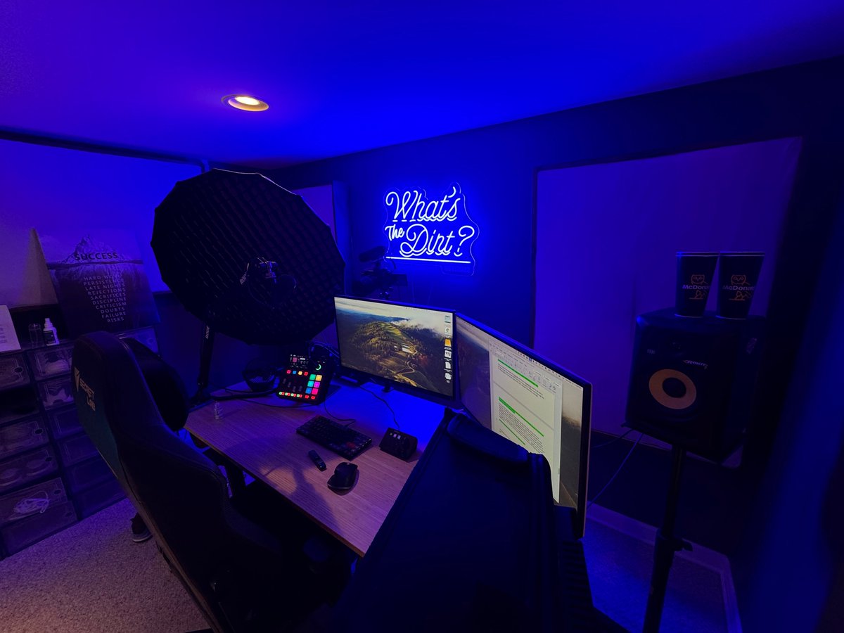 WHAT'S THE DIRT? tweet media