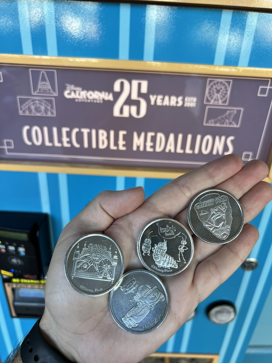BUGS LAND REPRESENTATION!!!!

4 for $20 outside the Bing Bong shop! Also had to get the Grizzly Peak Arrowhead. All have the 25th anniversary logo on the flip side!