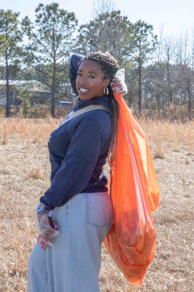 PittCC's tweet image. Tri-Alpha Honor Society is making our community shine ✨

Through the Adopt-a-Street project, students and faculty advisors proudly adopted Chapman Road and Whitley Drive.🌎💙
 #pittcc #AdoptAStreet #TriAlpha