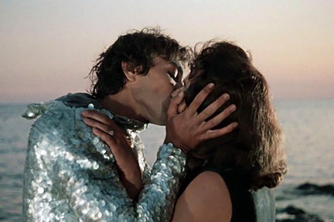 alexandra tweet media