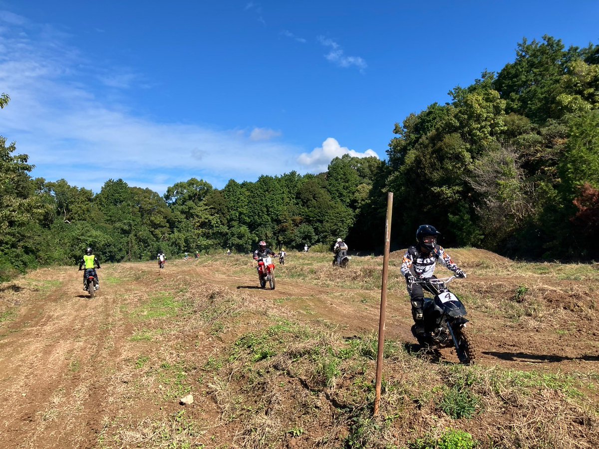offjamgamadas's tweet photo. エンジョイライツクラスとは
なんぞや❓との方も居られると思いますが
 ガマダスでは
『爽快に山の中を走る！』を
コンセプトにしております

走行時間も80分(ﾏｰｼｬﾙ最終走行ﾀｲﾑ)と
短かいので、気軽に参加出来ますよー
↓ｲﾒｰｼﾞ画像 https://t.co/AY8FDtZzKn