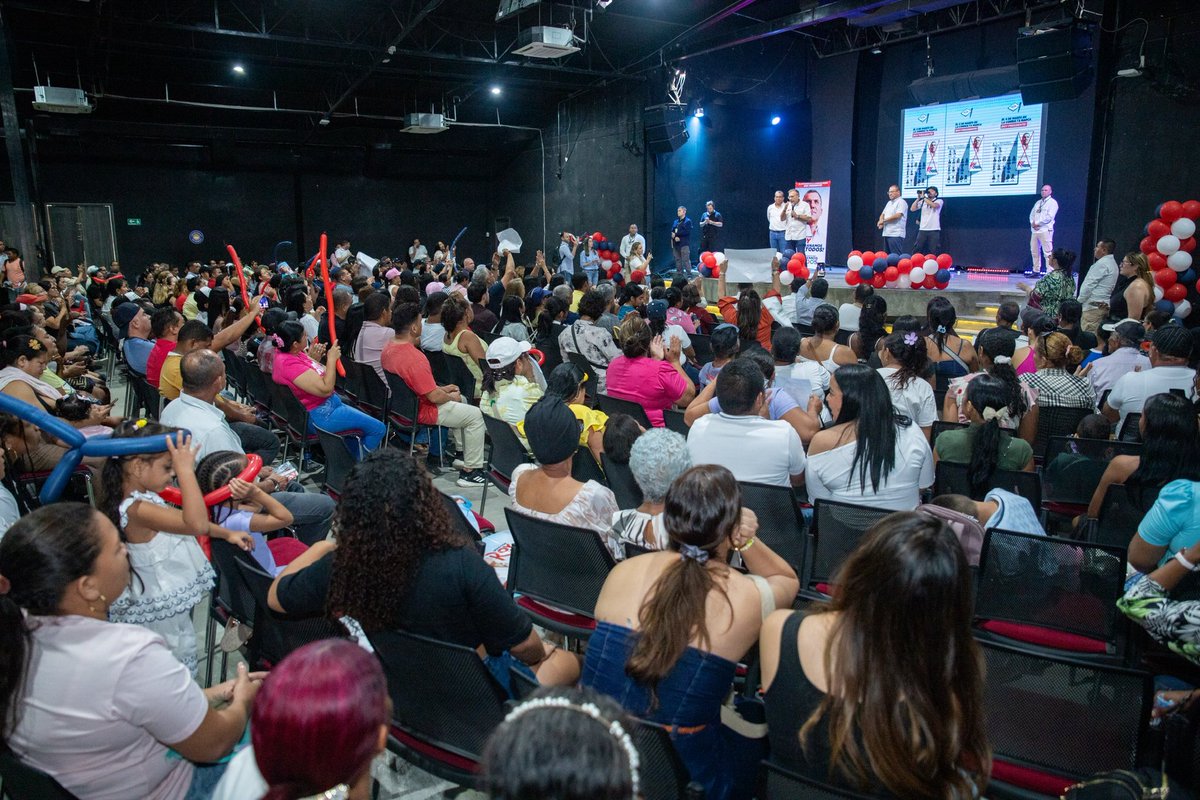 Gracias a cada persona que nos acompañó hoy en este gran encuentro por el Magdalena y por Colombia.

Durante años he defendido la unidad como camino para avanzar y en <a href="/RoyBarreras/">Roy Barreras</a> veo reflejada esa visión, experiencia y capacidad de unir. 

He aprendido que gobernar bien es
