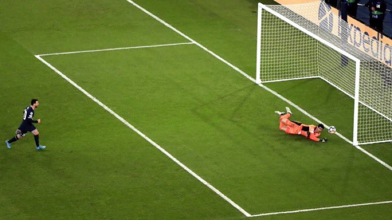 اكبر دليل على تخاذل ميسي انه كورتوا قدر يصد البلنتي اللي نفذها