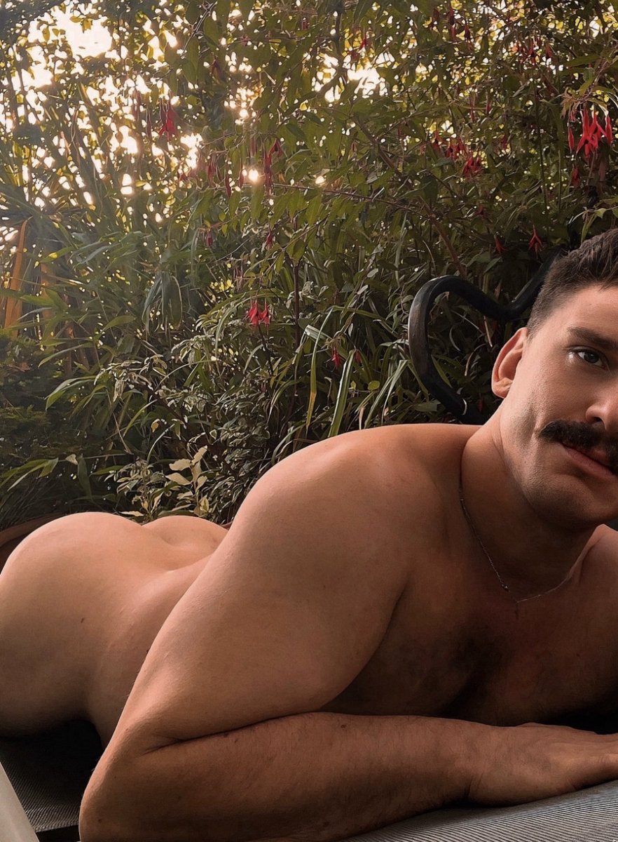 JohnPaul tweet media