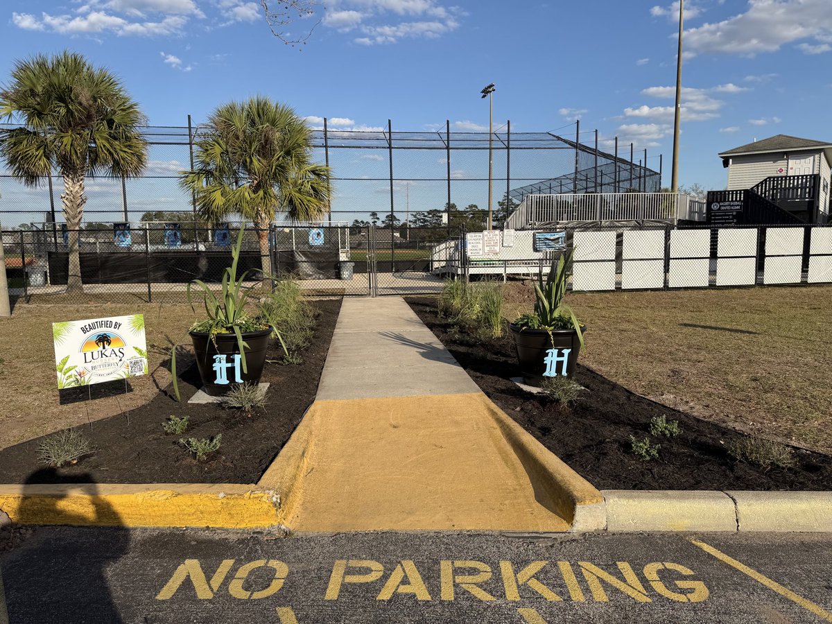 HHSBaseball tweet media