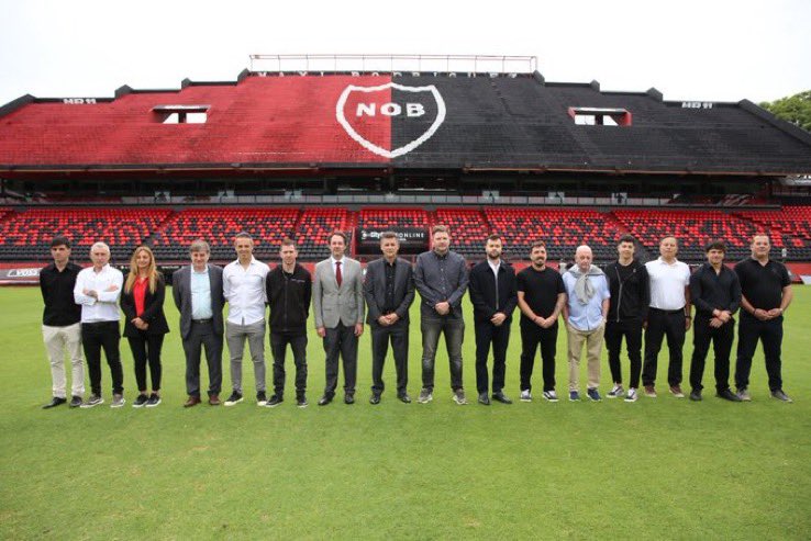 2 puntos sobre 18 posibles ! 
Encubrimiento a Ignacio Astore y miembros de su comisión directiva ! 
Inferiores destruidas ! 
Falta de transparencia 
Cambiamos para que nada cambie ! 
Por favor salgan 
A explicar que están haciendo con nuestro @newells 
El pueblo leproso 
merece