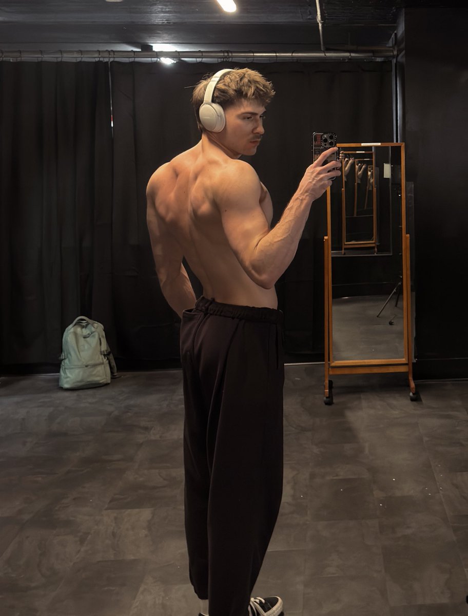 jordan🌙 tweet media