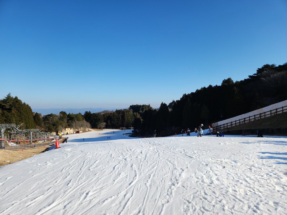 今日は、六甲山で、
夫婦で、数年ぶりのスキー🎿！