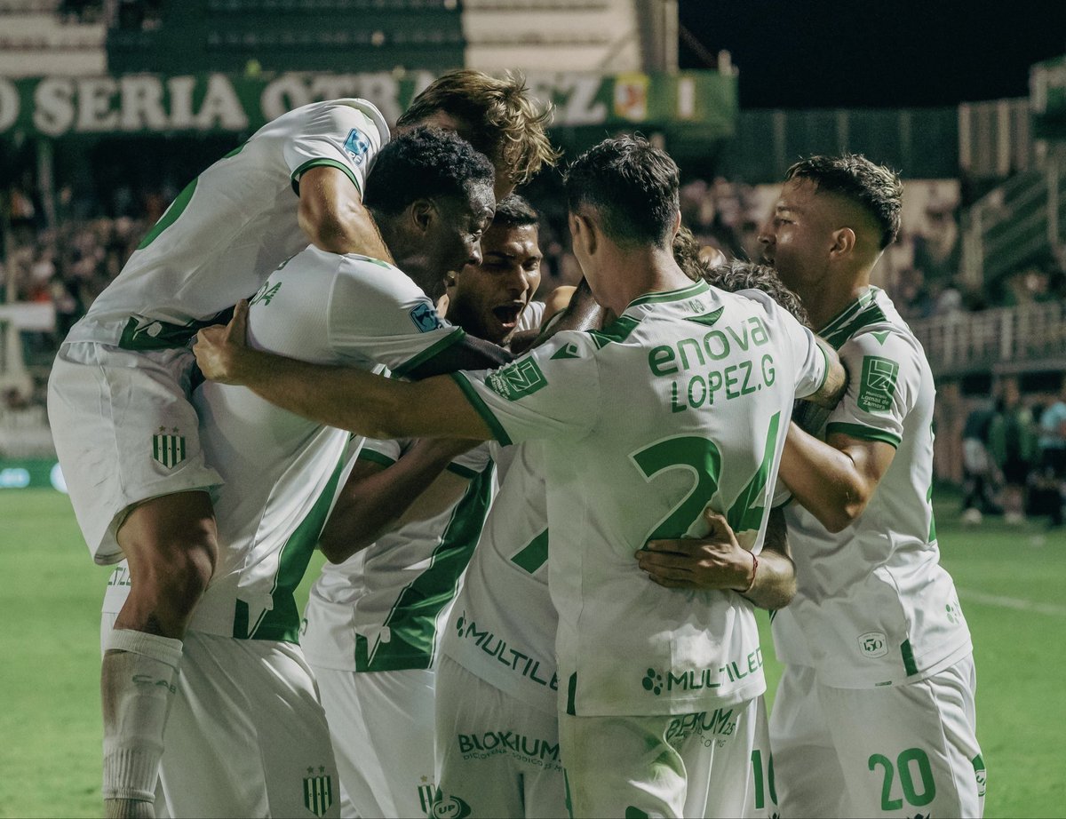 FINAAAAAAAAAAAL Y GAAAAAANOOOOOOÓ EL CLUB ATLÉTICO BANFIELD 🇳🇬💚

#Banfield 3-0 Newell's
