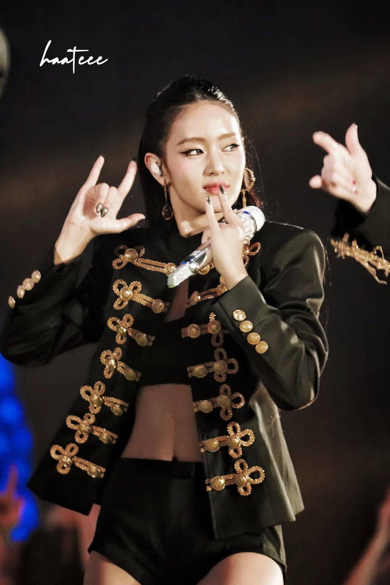 260221😼Syncopation Seoul Day1
좋아해요~~😚😚🤩🤩
#idle #민니 #MINNIE #มินนี่ #아이들 #金米妮