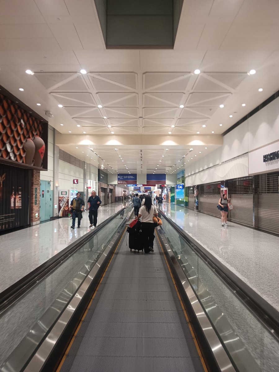 ItzRandomly tweet media