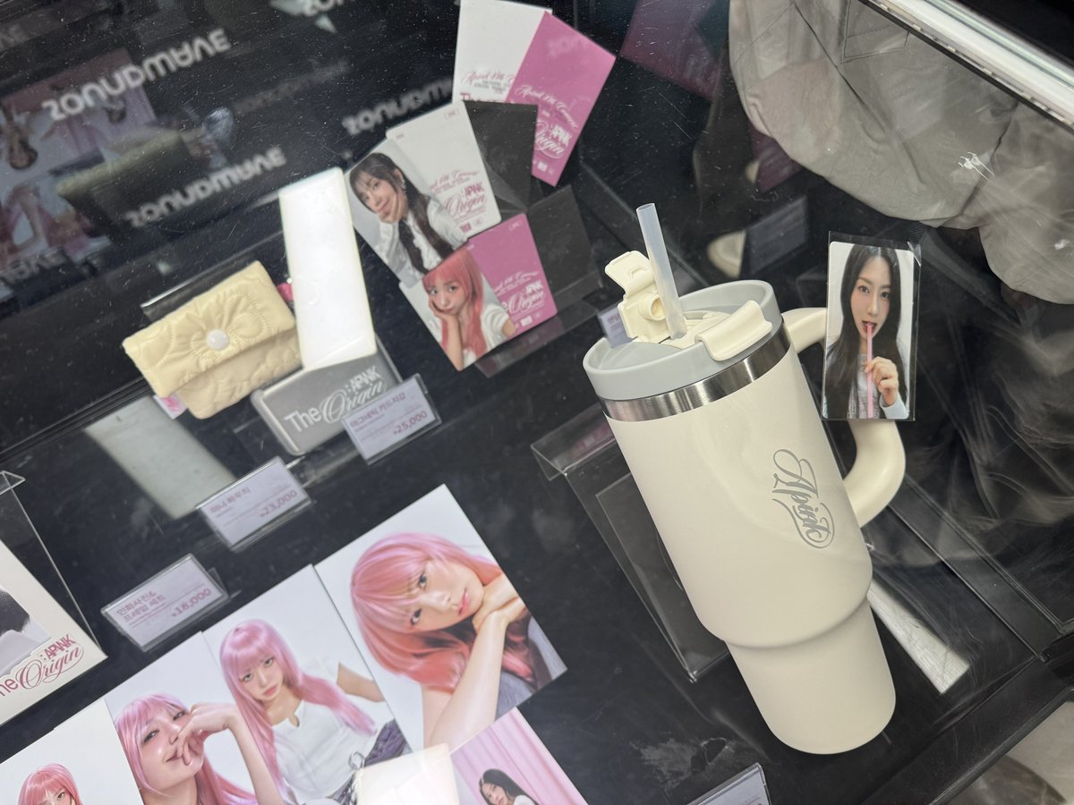 monica 🙅🏼‍♀️ tweet media