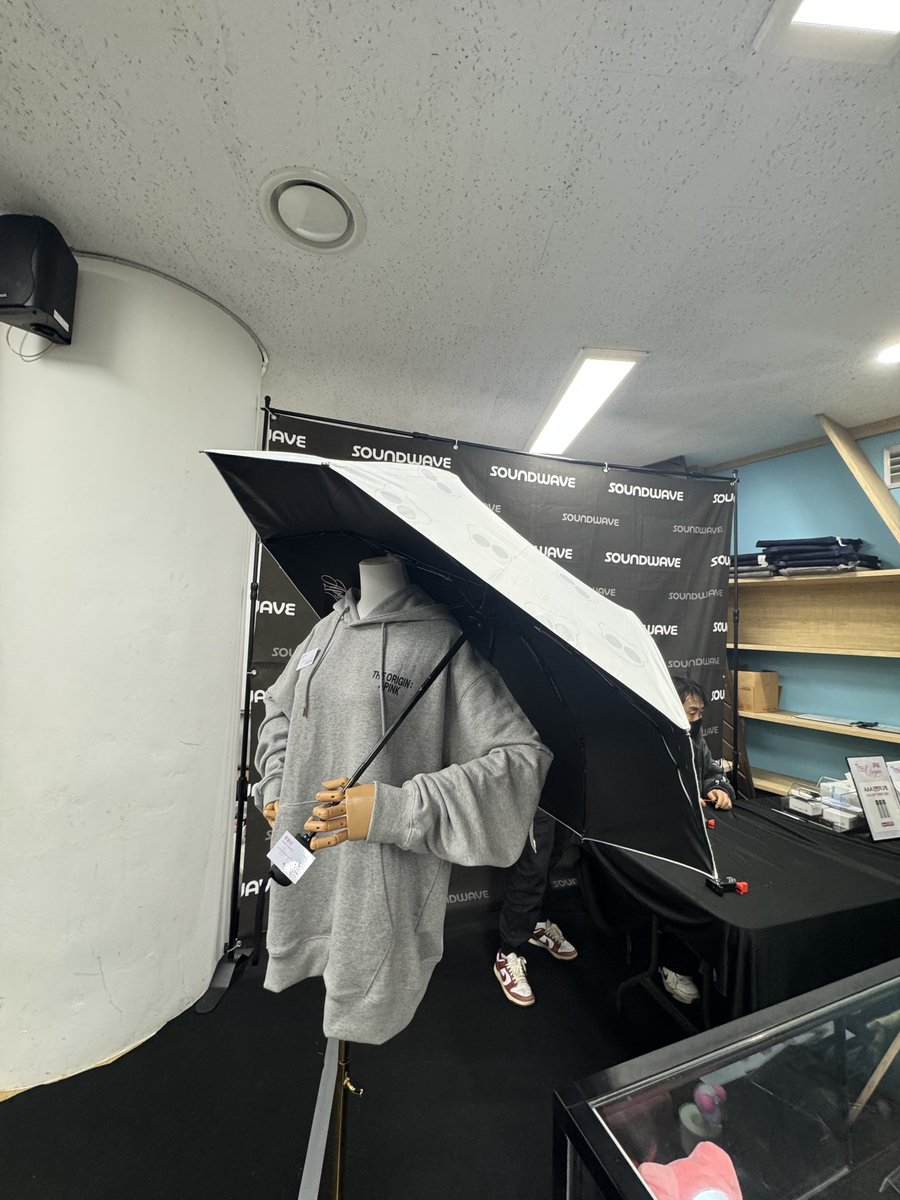 monica 🙅🏼‍♀️ tweet media