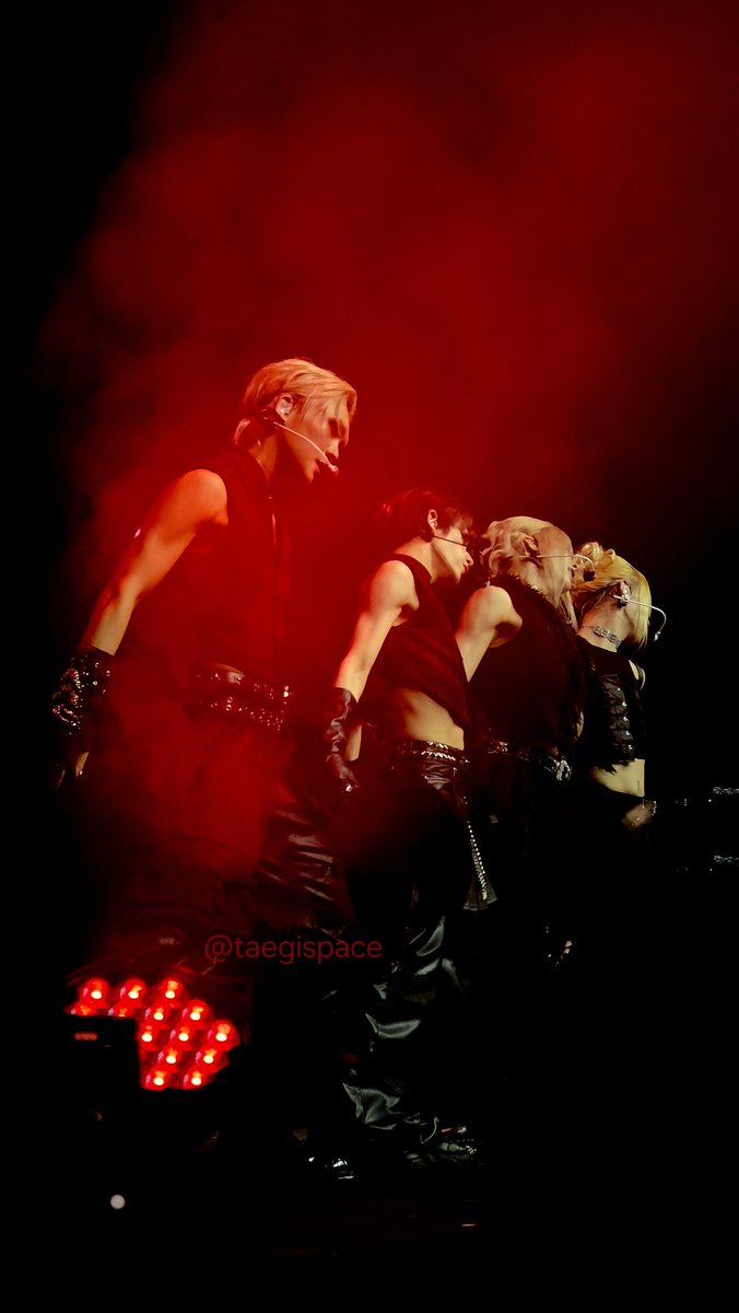 this is THE picture guys
#kpoprevolution #XLOVEuropeTour #xlov #xlovinmainz