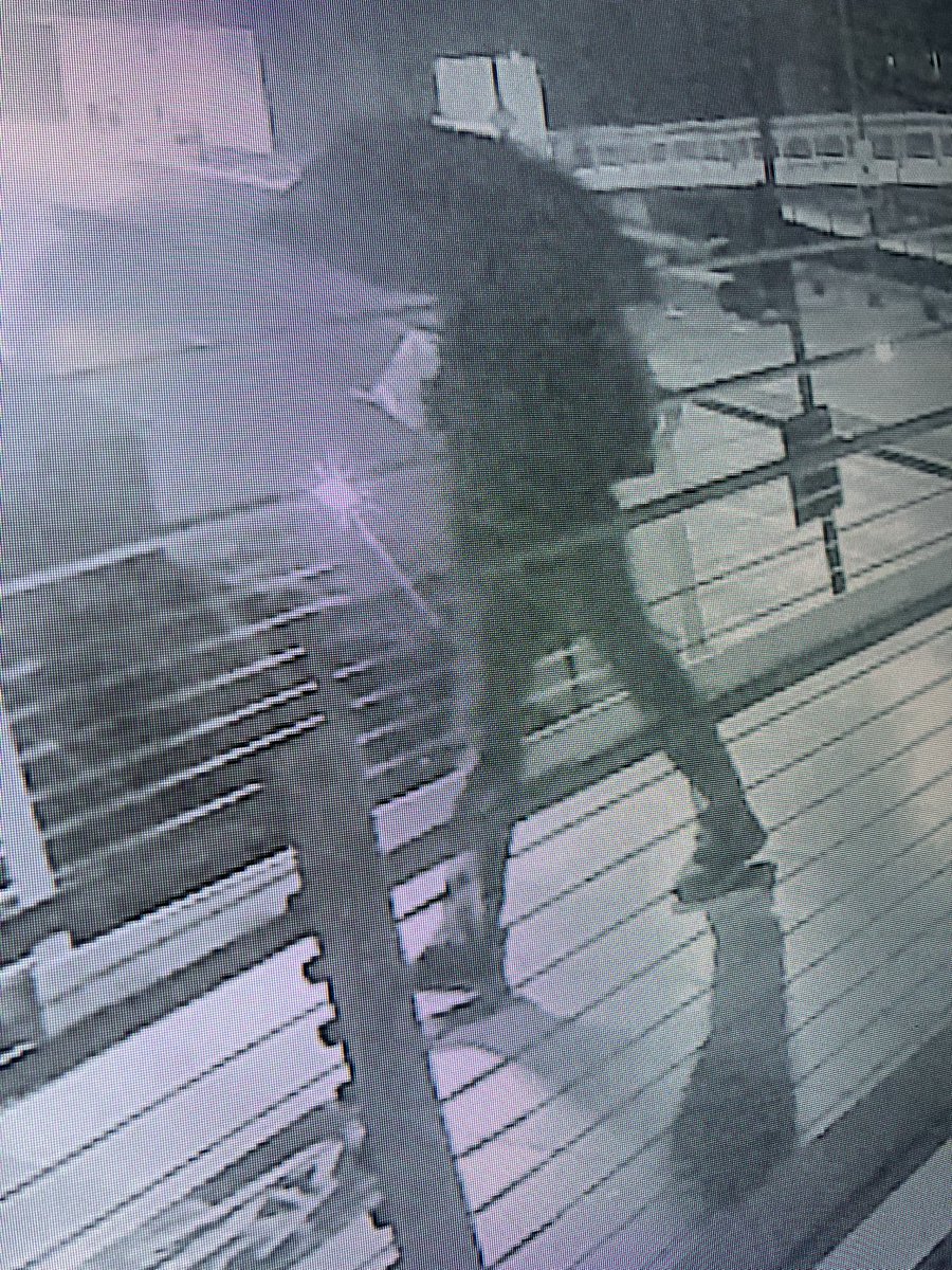 RichardGrenell's tweet image. Help us find this terrorist suspect who attacked the Trump Kennedy Center. 

Notice his shoes and his umbrella. 

Do you know who this is? 

Call 202.416.7900 with any tips.