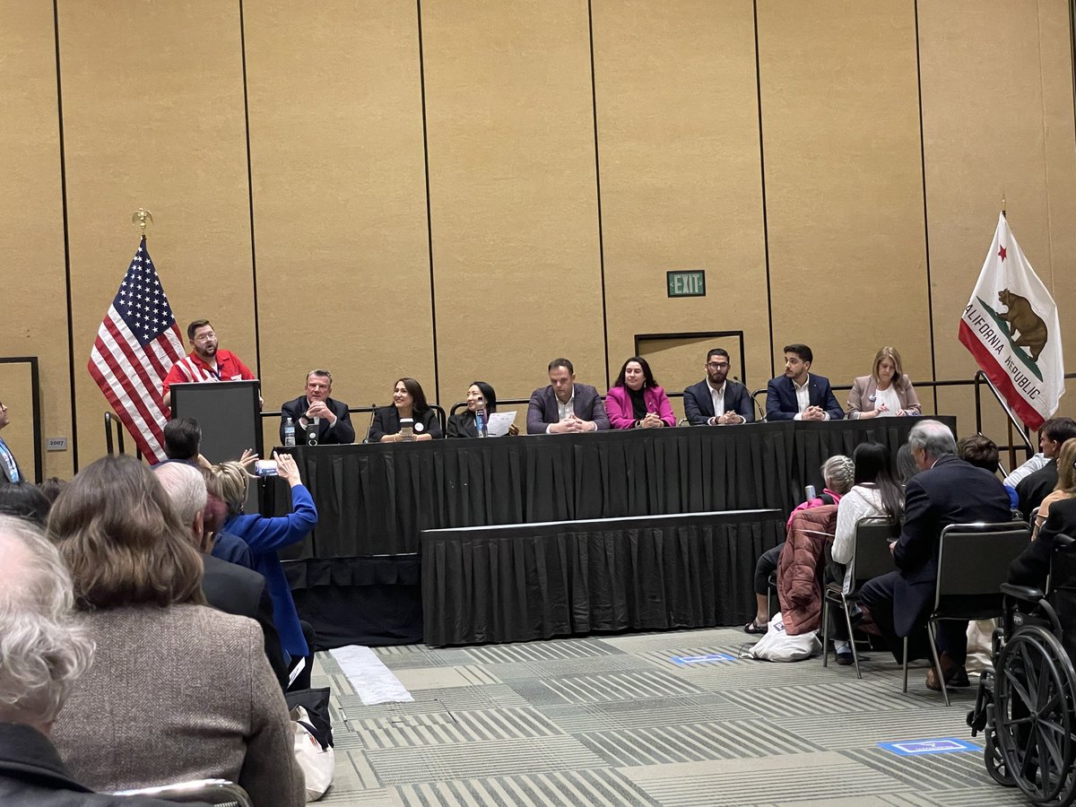 LoriSaldanaSD's tweet photo. Congressional candidate forum for #CD40 & #CD48 at @CA_Dem #TogetherWeWin https://t.co/8bgVHqt4k1