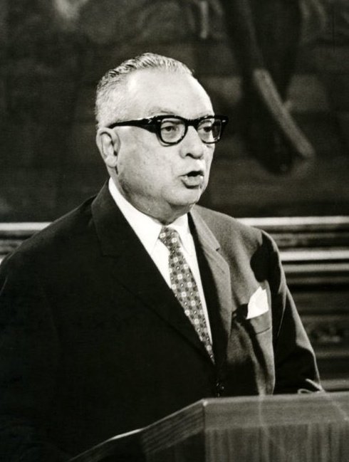 #22Feb #Chacao Conmemoramos los 118 años del natalicio del padre de la Democracia: Rómulo Betancourt

Luchador incansable contra las dictaduras de Gómez y Pérez Jiménez

Un estadista que logró construir la democracia y que, por años, trajo progreso y bienestar a nuestra tierra