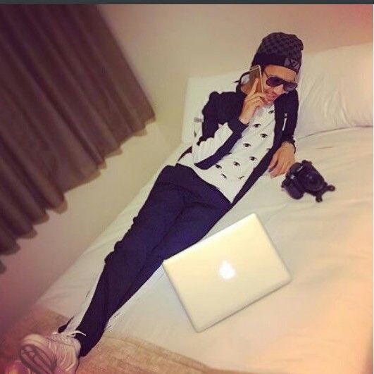 t ptit, 16h tu rentres d cours, ta soif a cause du ramadan tu tenvoies 1 sieste de patron devant la cod familya, gmt, tk78 et le bledart, tu tréveilles 1h avant le ftour ça sent les bricks et la chorba, tu t’envoies 2-3 quizzup avant de couper avec un verre de slim gout 2015 az..