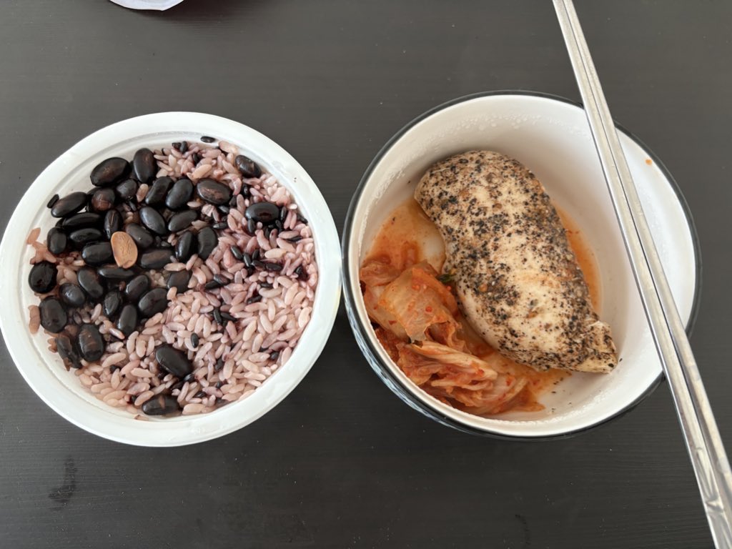 🚨다이어트하는데 진짜 맛없게, 독하게 먹을 수 있다

맛없음식단, 칼로리 3박자 다 잡은
최강 건강 다이어트 꿀조합 추천함.

이 두개만 돌아가면서 먹어도 절대 안 질림!

콩밥 닭가슴살 김치
콩밥 닭가슴살 김