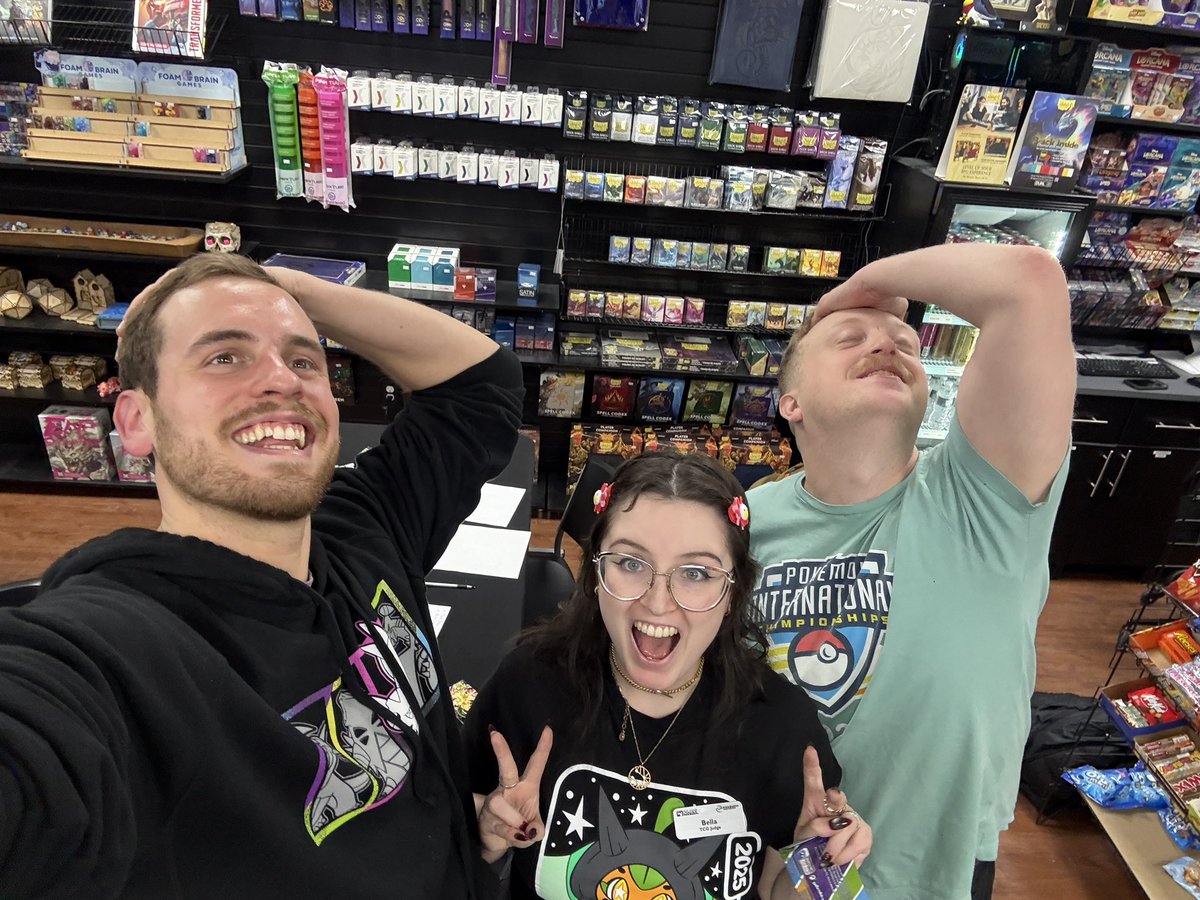 Dan (6 foot 3) 🔜 Houston tweet media