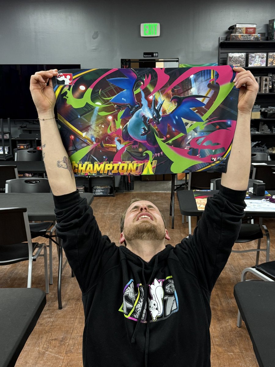 Dan (6 foot 3) 🔜 Houston tweet media