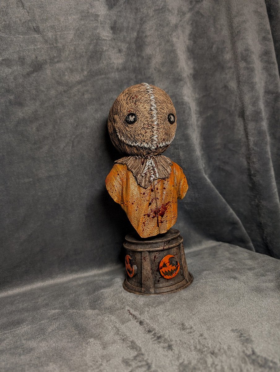 Modeled by @jullesmodelado #horror #horrormovie #sam #samtrickrtreat #trickrtreat