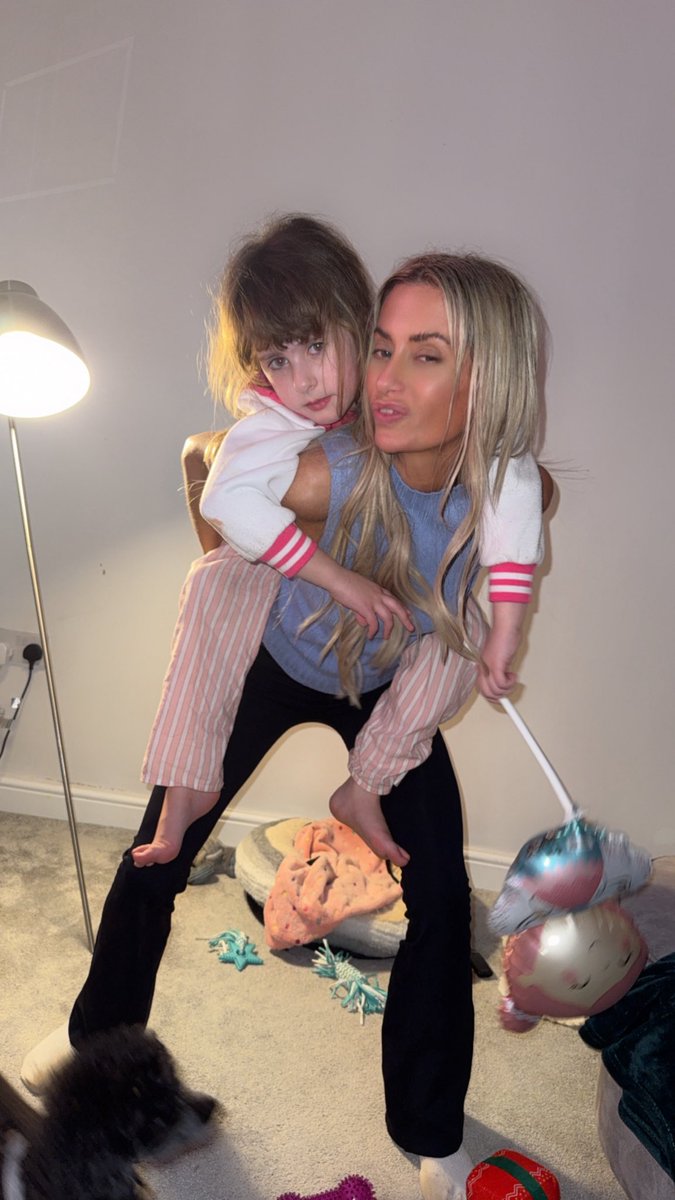 Annie_ruther's tweet image. Never had a daughter but feel like I have my own daughter with my best friends daughter and she is so extra special to us all #BestFriend #bestie