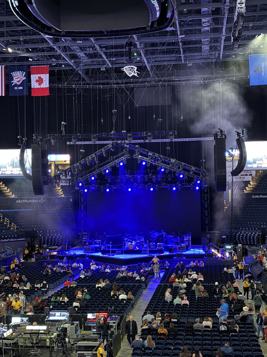 TaylorYoung22's tweet photo. First time seeing Rascal Flatts since 2011!   I’m so excited!! @rascalflatts  @PaycomCenter https://t.co/J1ZMSVjA45