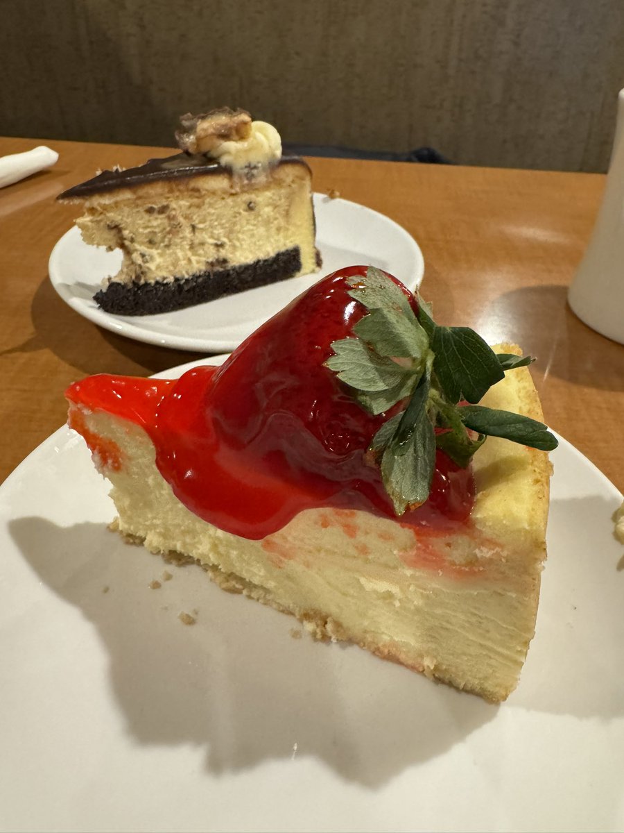 ibakeforaliving's tweet image. Pie stop, er cheesecake stop at @PenroseDiner ! #Philly