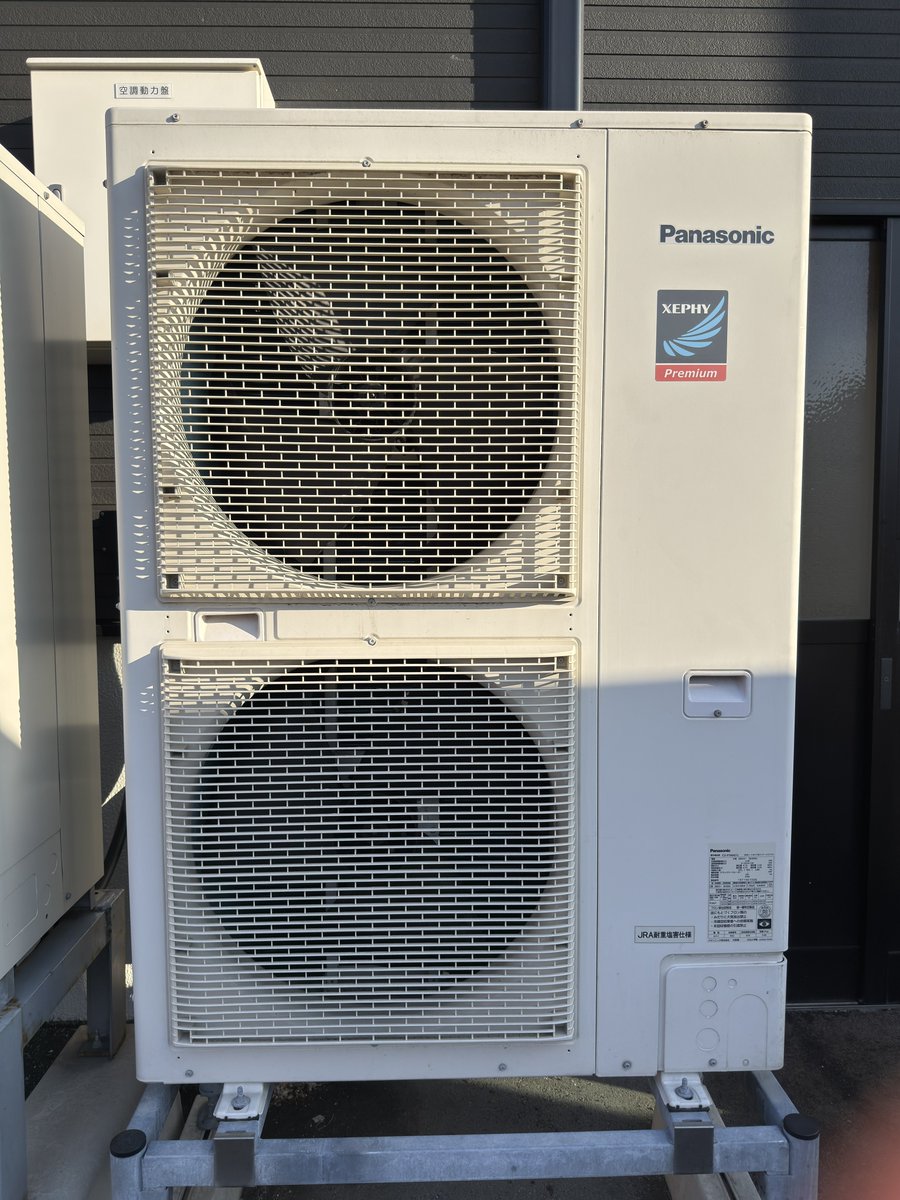 車と室外機 tweet media